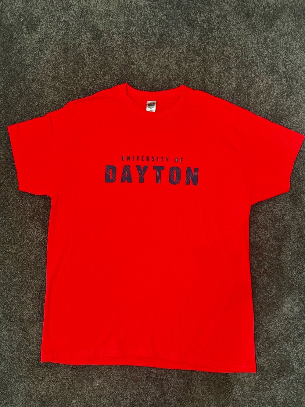 University of Dayton UD T-shirt - Size L